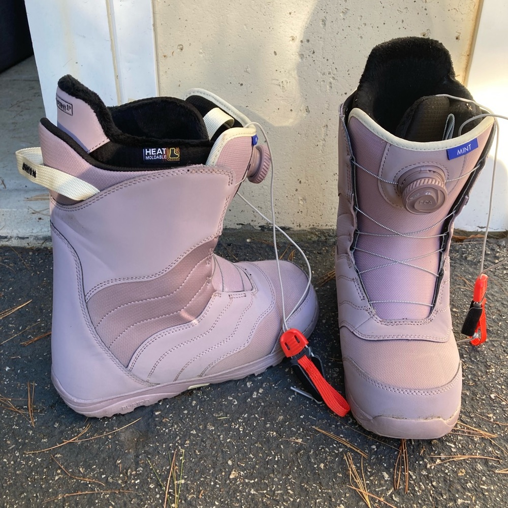 Women’s Burton Mint snowboard boots